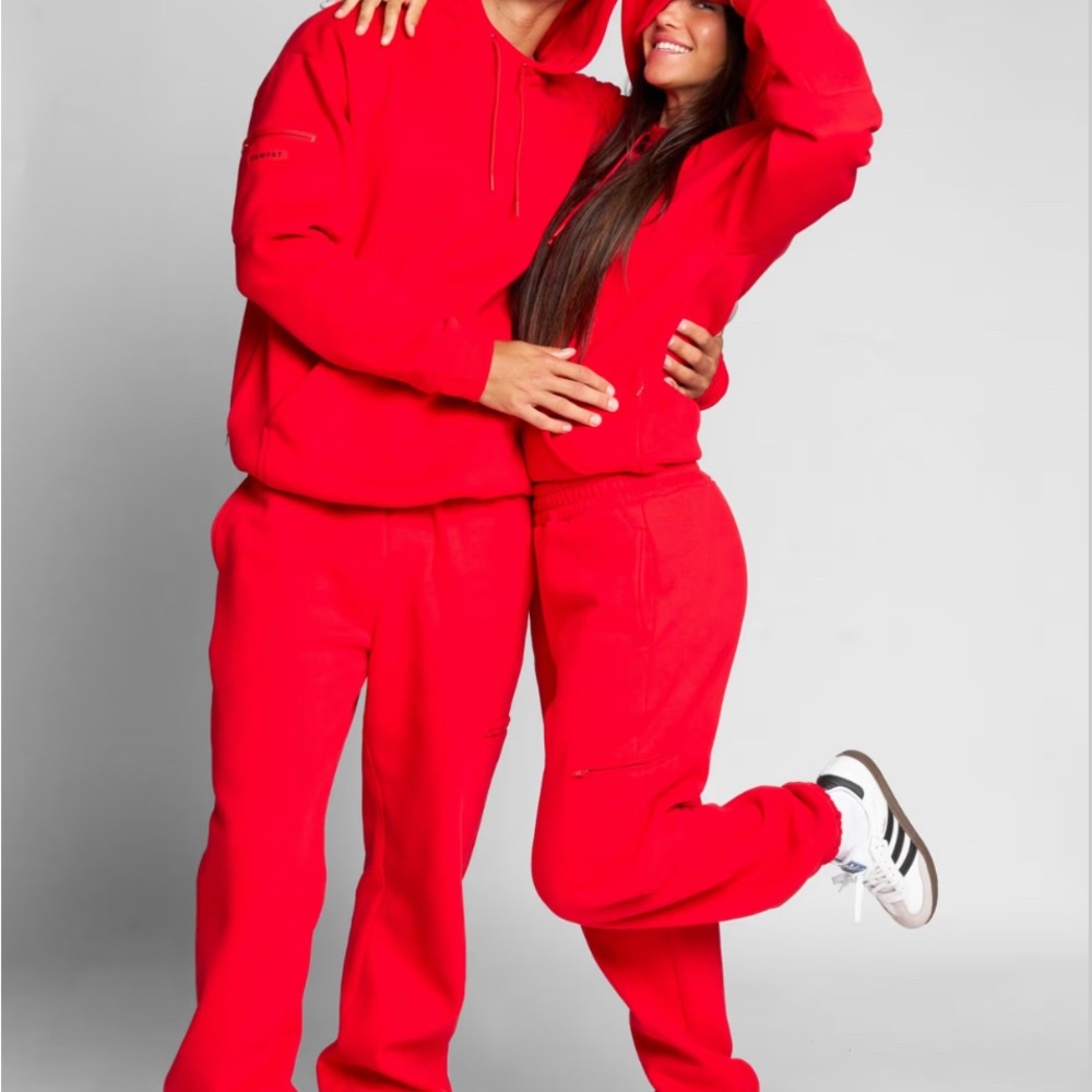 NWT Comfrt Airplane Travel Hoodie -Crimson Size Med - Picture 3 of 6